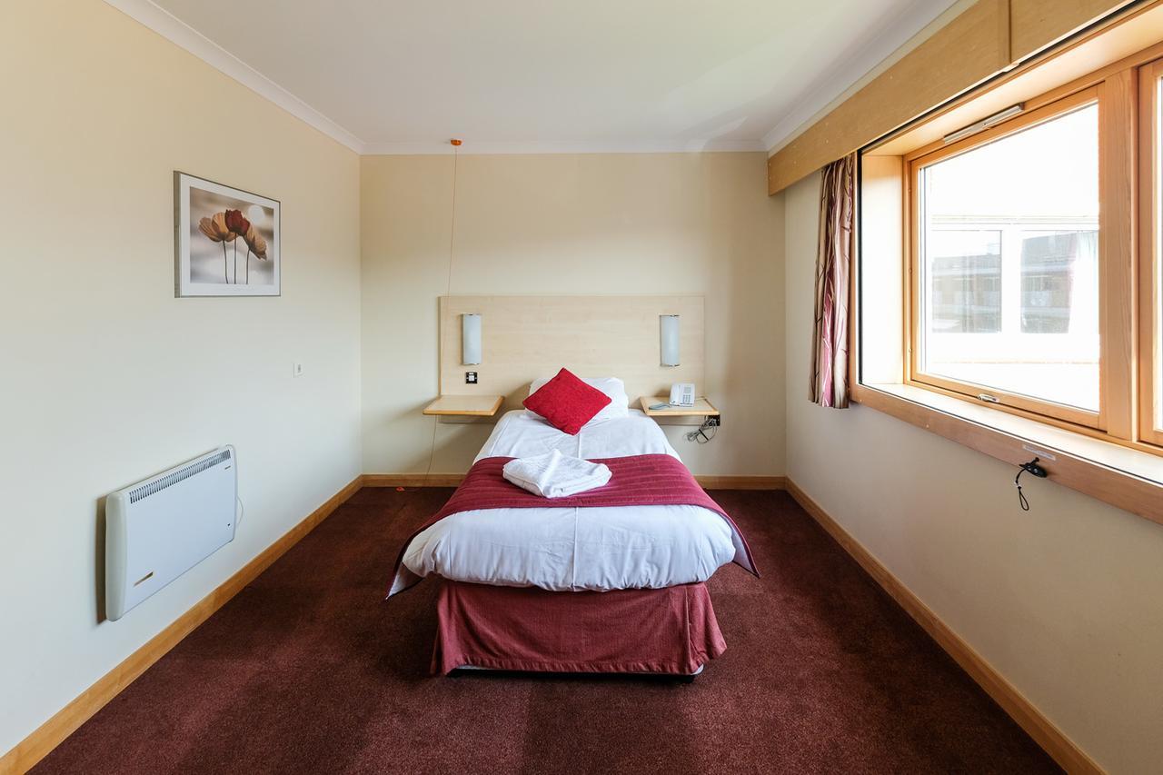ホテルThe Ridgeway House ディドコット エクステリア 写真